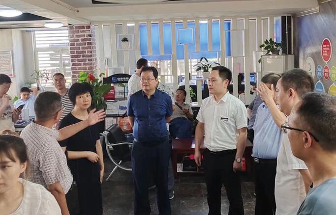 漢濱區(qū)政協(xié)考察團一行蒞臨 德隆公司調(diào)研指導(dǎo)